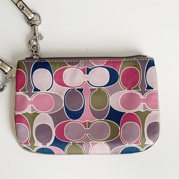 𝅺Coach Signature Logo Corner Zip Wristlet Multicoloured - Picture 12 of 12